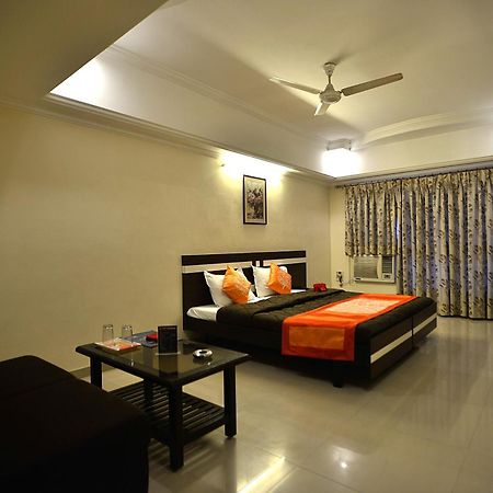Hotel Alpha Vadodara Exterior photo