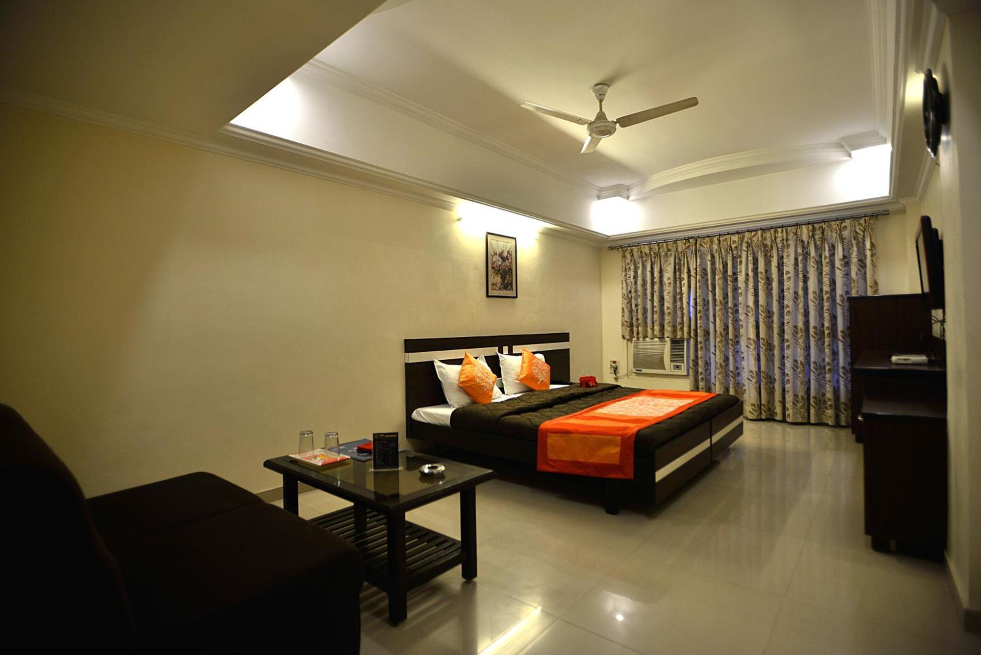 Hotel Alpha Vadodara Exterior photo